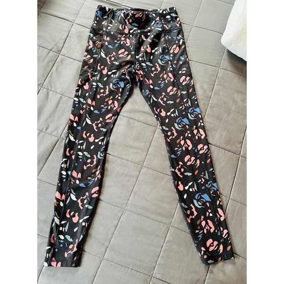 Women’s Athletic Leggings - Picture 2 of 3